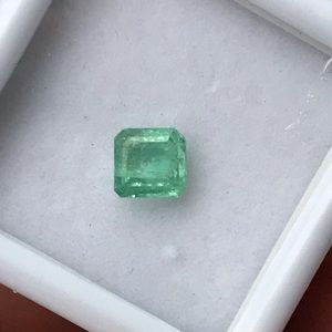 1 ct Natural Neon Colombian Emerald Gemstone